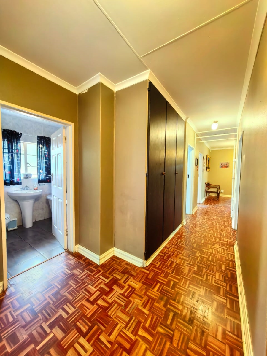 5 Bedroom Property for Sale in Vaalpark Free State